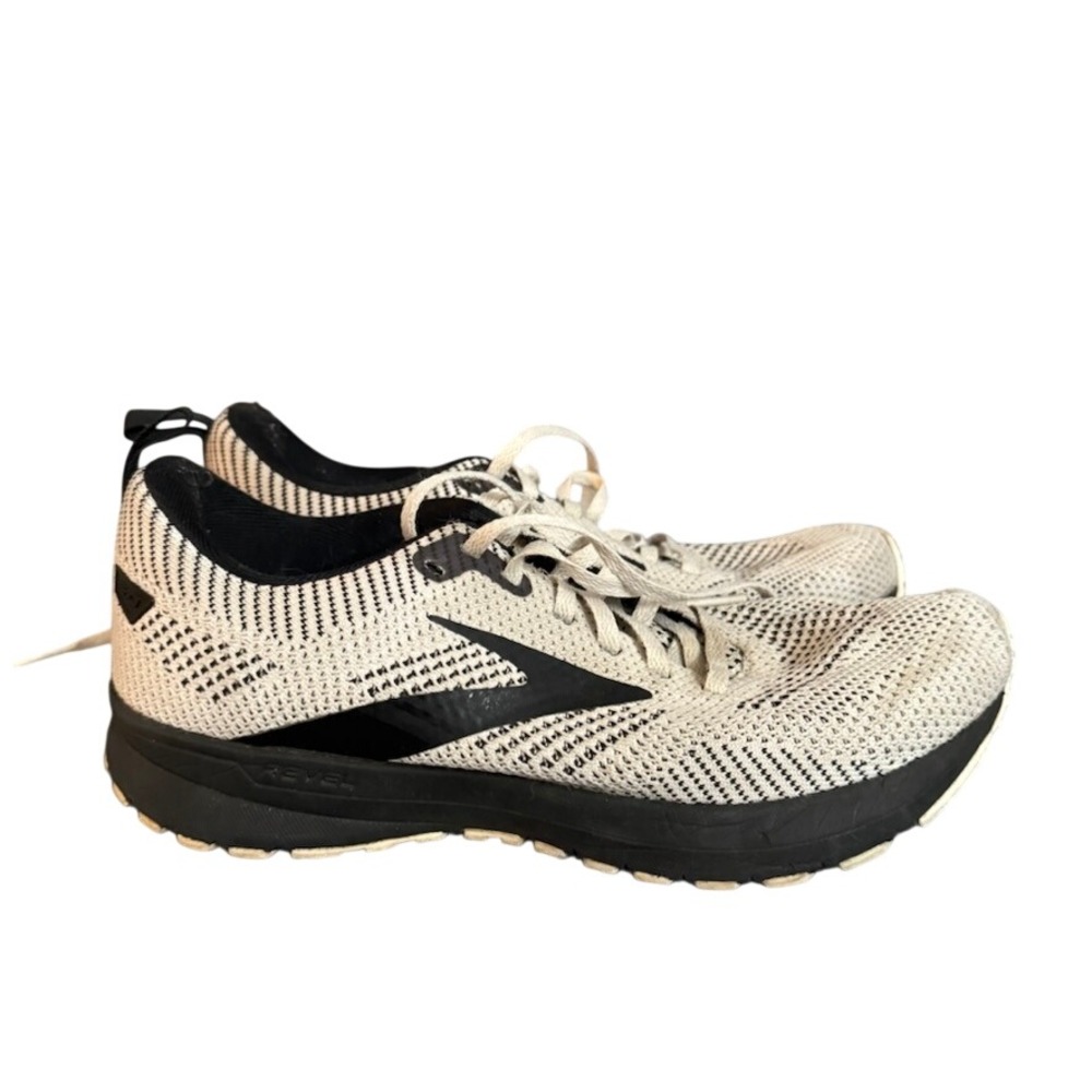 Brooks Revel 5 Womens Running Shoes White Black 1203611B121 Size 8.5 Medium B